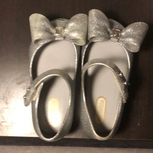 Toddler girls mini Melissa shoes silver
